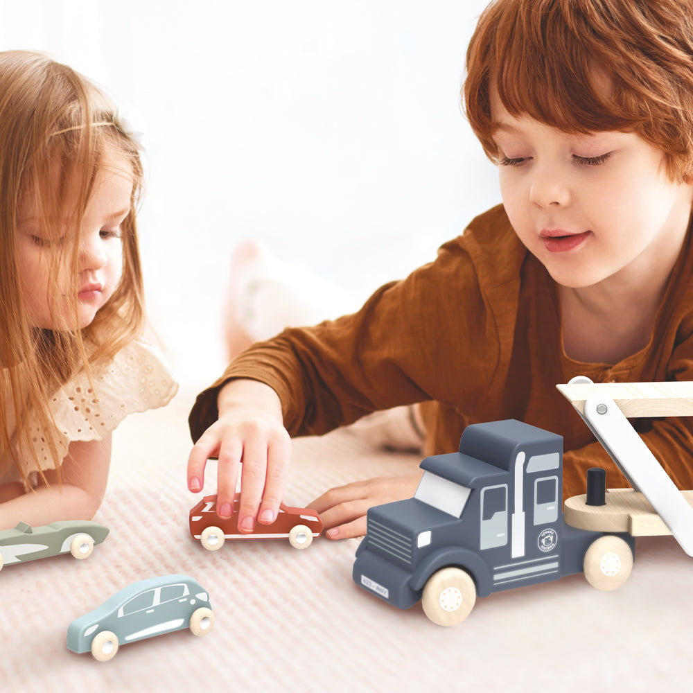 Transportador de coches con coches